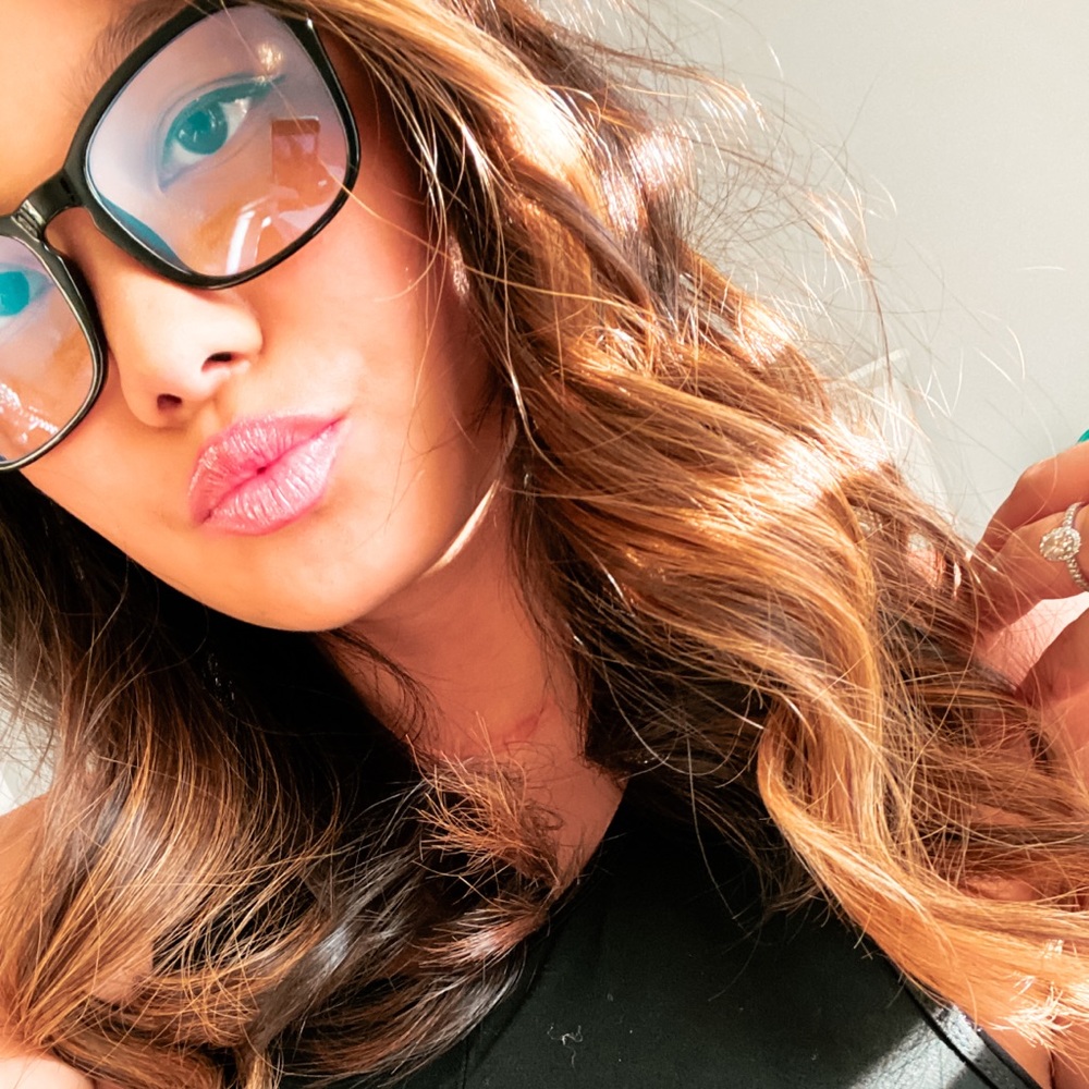 Meet your Posher, Emma